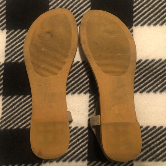Steve Madden taupe jeweled thong sandal size 8.5 barely worn - Picture 3 of 3
